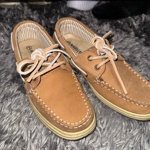 Magellan Outdoors Tan Boat Shoes with Moccasin Style